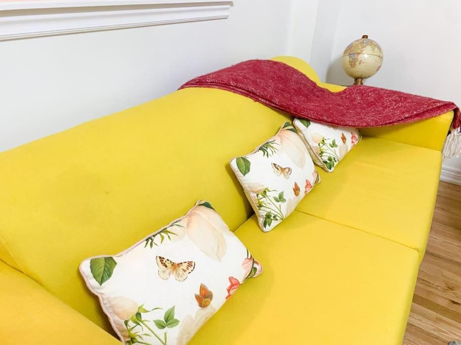 Elegant Rooms In Shared Townhouse Next To Beach Whitby Bagian luar foto